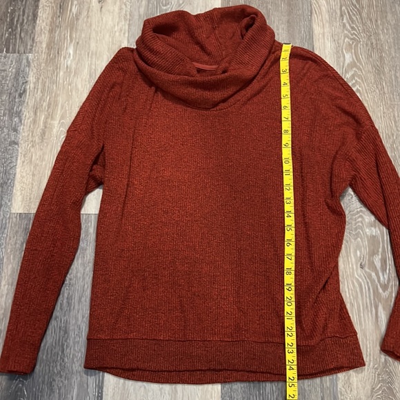 Rust/orange Sweater - Picture 2 of 5